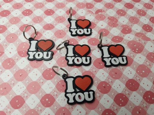 Porta-chaves “I ❤️ YOU” com Relevo — Amor que se sente 🔑❤️